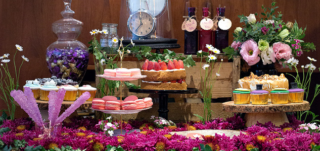 Holiday Dessert Tables That Are Beautiful