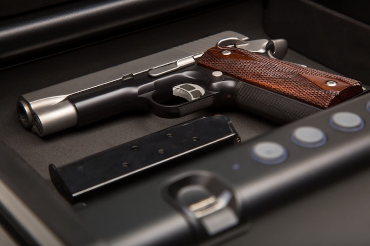 Tips to buy a vehicle safe for your pistols